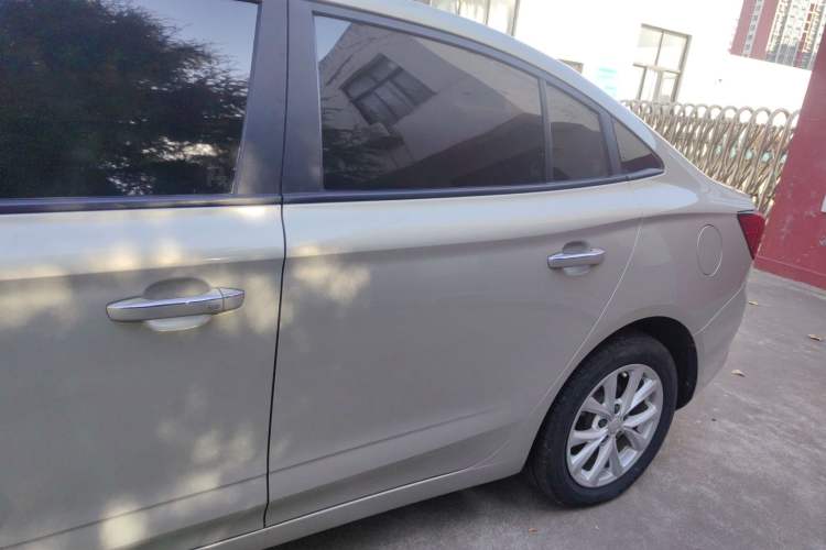 Used Roewe i5 2019 1.5L Manual 4G Connected Langyue Edition
