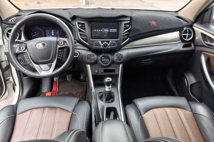 Used BYD Song 2016 GaiShi Edition 1.5TI Manual Elite Model
