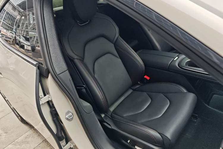 Used  SU7 2024 Rear-Drive Long-Range Intelligent Driving Version
