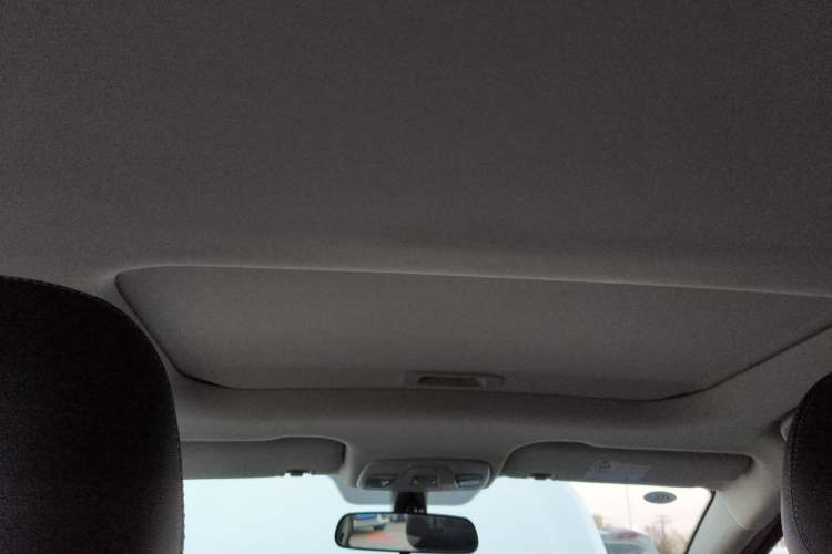 Used Geely Auto Vision X3 2019 Upgraded Model 1.5L Manual Luxury Version
