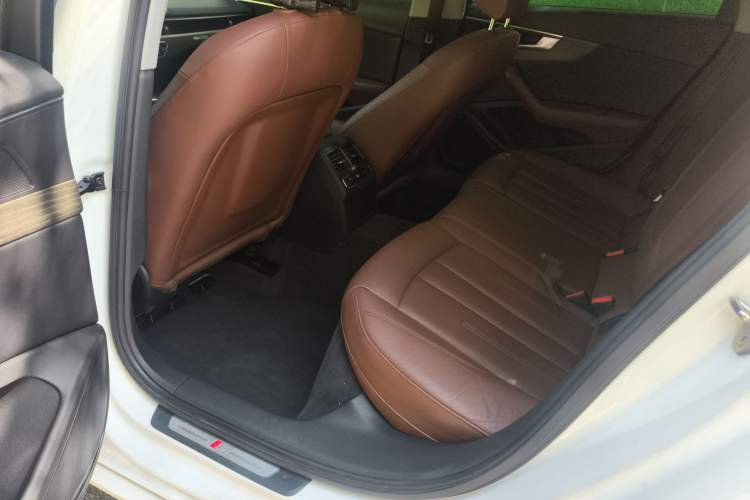 Used Audi A4L 2018 30th Anniversary Edition 45 TFSI quattro Individual Sport Edition
