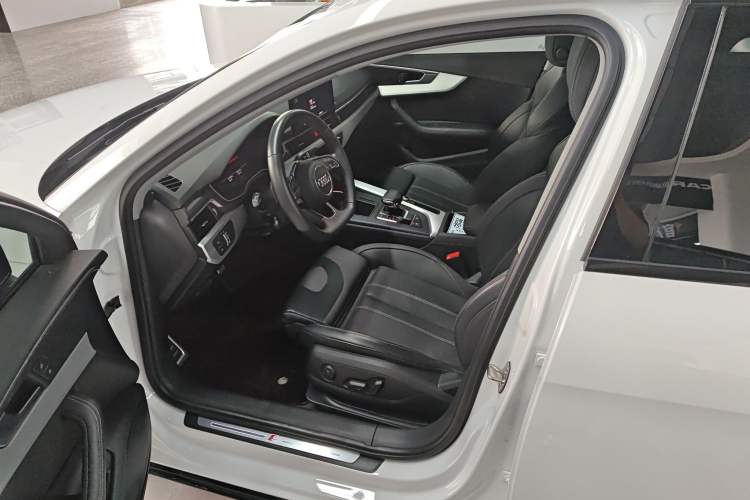 Used Audi A4L 2022 40 TFSI Luxury Dynamic Model
