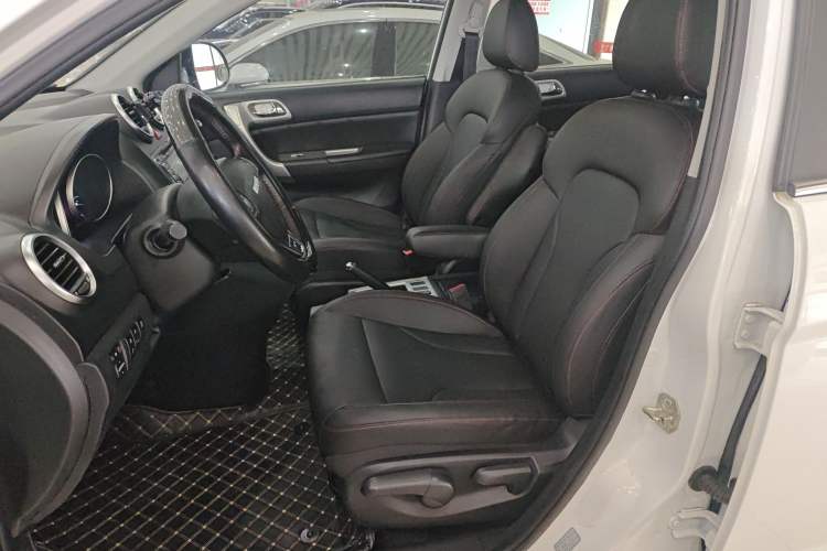 Used Haval H6 2016 Upgraded Model 1.5T Automatic Two-Wheel Drive Elite Version
