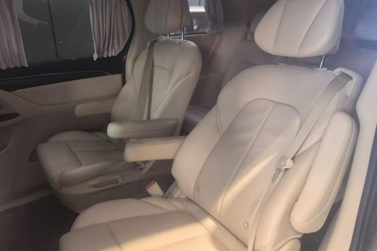 Used Buick GL8 2023 ES Lu Zun Deluxe Model
