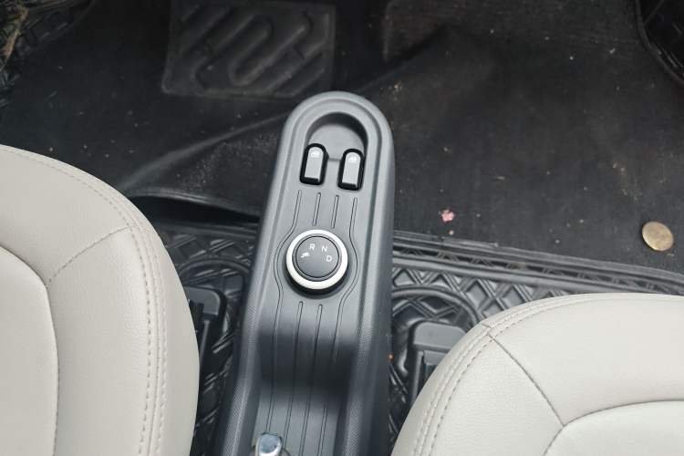 Used Wuling Hongguang MINIEV 2022 Macaron Colorful Edition Lithium-Ion Battery
