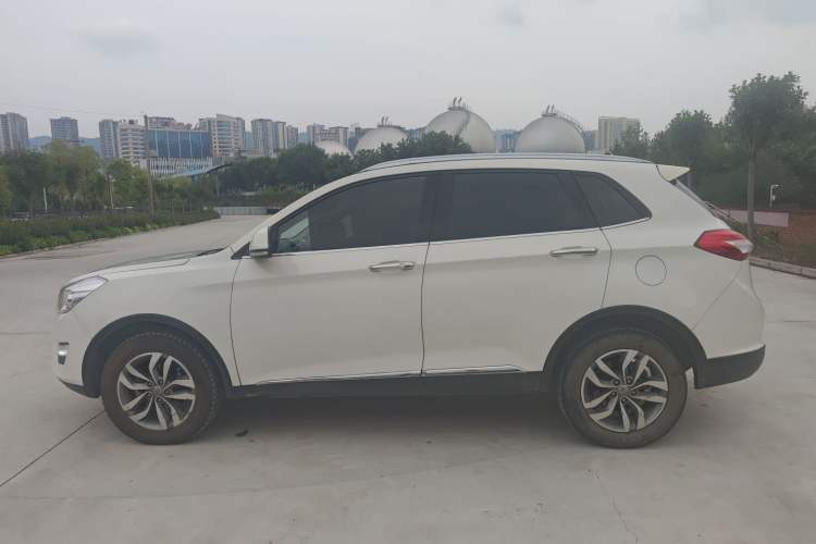 Used BAIC Senova X65 2015 2.0T Automatic Elite Model
