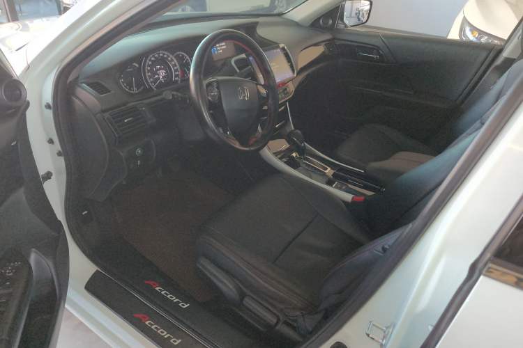 Used Honda Accord 2016 2.0L Comfort Edition
