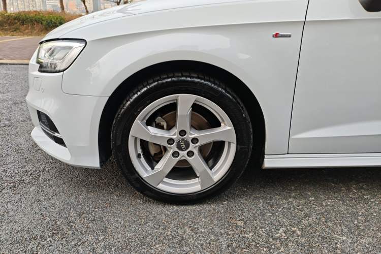 Used Audi A3 2019 Sportback 35 TFSI Sporty Version National V