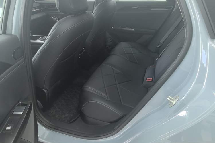 Used  L6 2024 125km PLUS Dragon Edition
