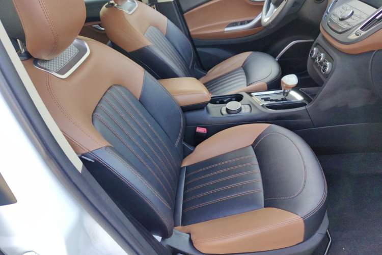 Used Soueast DX7 2017 1.5T Automatic Glory Edition
