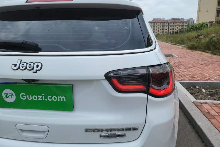 Used  Compass 2017 200T Automatic Family Edition
