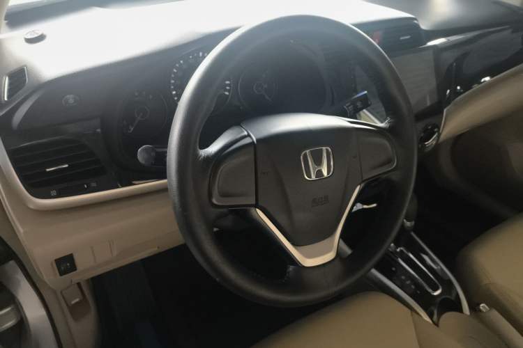 Used Honda Crider 2013 1.8L automatic comfort version
