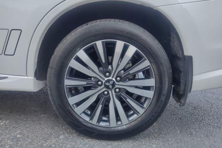 Used Mitsubishi Outlander 2021 2.4L 4x4 Zhi Xiang Edition 7 Seats