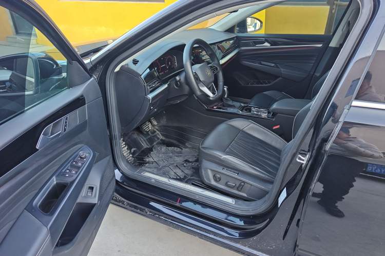 Used Volkswagen Passat 2023 Facelift 330TSI Luxury Edition