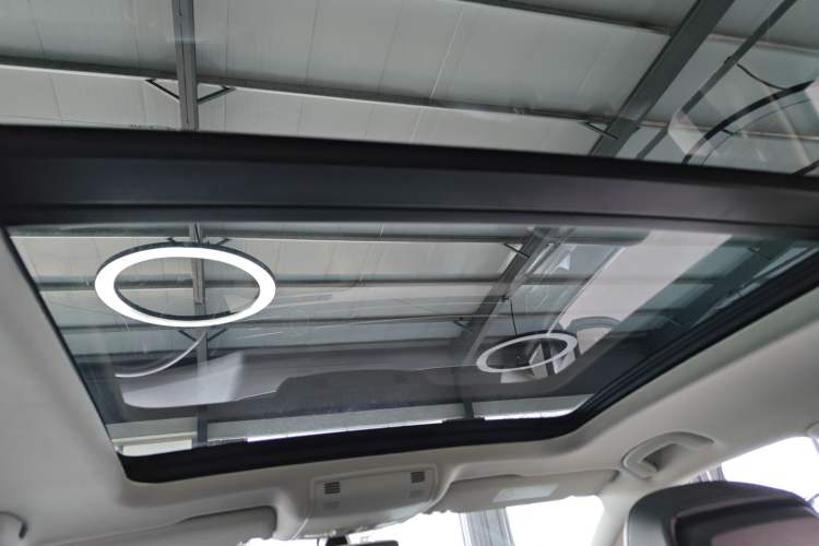 Used Volkswagen Variant 2017 380TSI Two-Wheel Drive Comfort Edition
