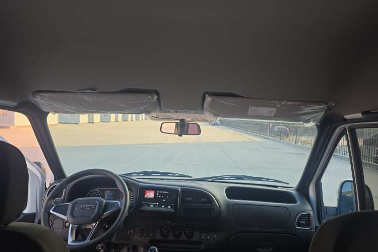 Used JMC Transit 2021 2.8T Space King Standard Version Long Wheelbase Mid-Height Roof Rear Single Tire – Step 6-Seater Diesel China VI Emission Standard JX493
