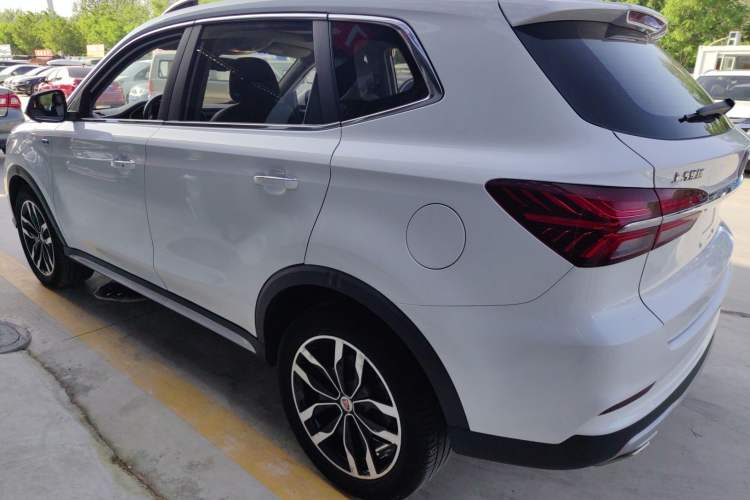 Used Roewe RX5 2018 30T Two-Wheel Drive Automatic Internet Platinum Edition
