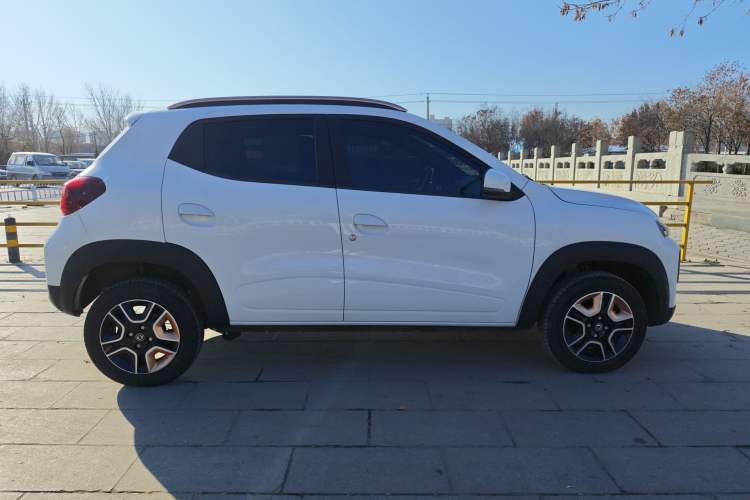 Used Dongfeng NAMMI BOX 2022 Revised Light Wind Edition 201 km Standard Version
