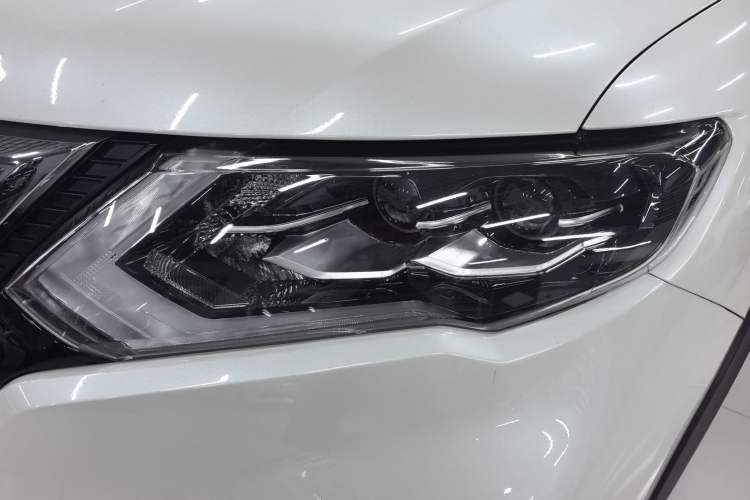 Used Nissan X-Trail 2022 2.0L Two-Wheel Drive Smart Connect Premium Edition
