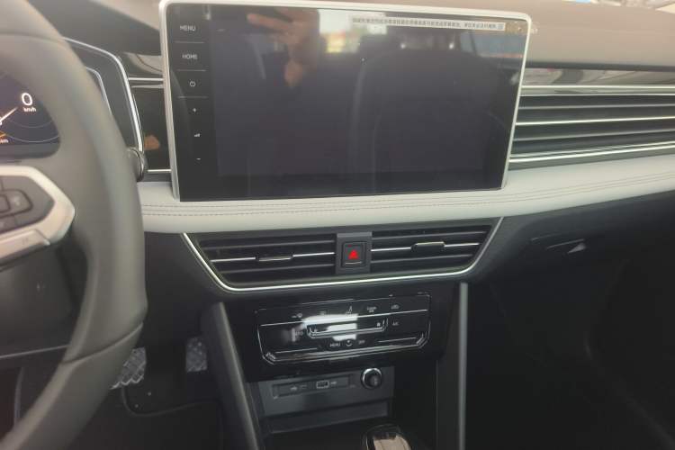 Used Volkswagen Tiguan L 
