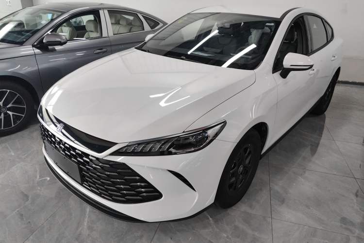 Used BYD Qin PLUS 2025 DM-i Smart Drive 55KM Leading Model
