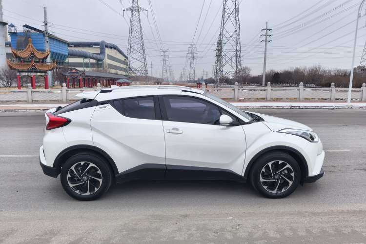 Used Toyota IZOA 2021 2.0L Yichi SPORT
