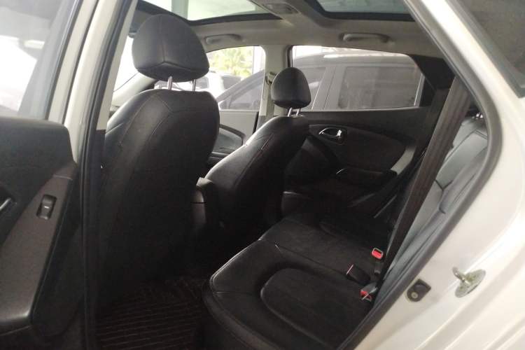 Used Hyundai ix35 2013 2.0L Automatic Two-Wheel Drive Leading GLX China IV Standard
