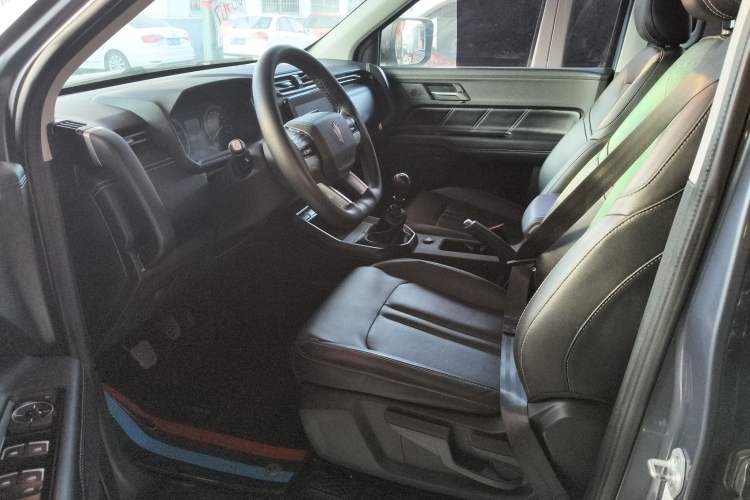 Used JMC DaDao 2023 All-Purpose 2.3T Diesel Manual Two-Wheel Drive Standard-Wheelbase Comfort Edition
