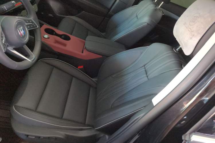 Used Buick Envision 2025 Encore Plus Four-Wheel Drive Avenir
