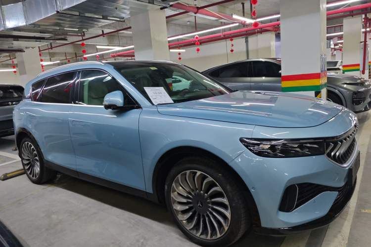 Used VOYAH FREE 2021 Four-Wheel Drive Standard Range-Extended Exclusive Luxury Package
