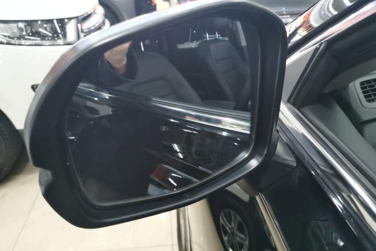 Used Honda CR-V 2023 240TURBO Two-Wheel-Drive Luxury Version 5 Seats
