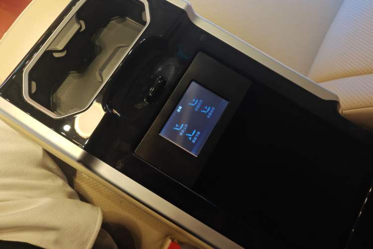 Used Mercedes-Benz Vito 2016 2.0T Elite Edition
