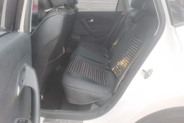 Used Volkswagen Polo 2016 1.4L Manual Fashion Model