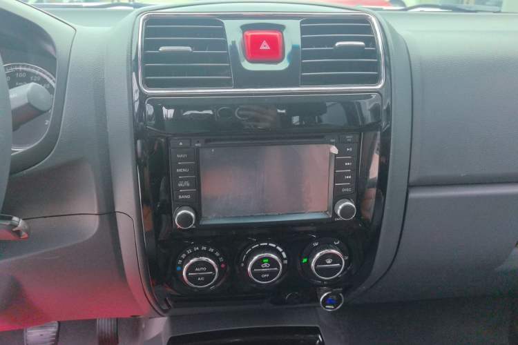 Used Great Wall Wingle 5 2013 2.8T European Version Two-Wheel Drive Elite Version Big Double-Cab GW2.8TC
