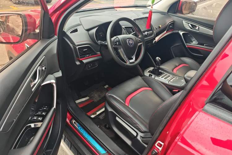 Used Changan CS55 2017 1.5T Manual Colorful Edition
