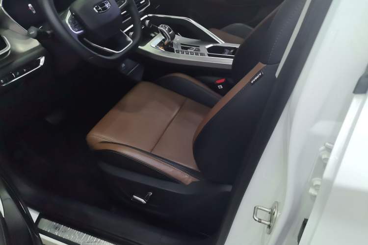 Used Geely Auto Coolray 2019 260T DCT Explorer China VI Standard
