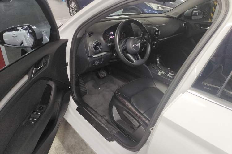 Used Audi A3 2020 Restyled Limousine 35 TFSI Ambition Version China VI
