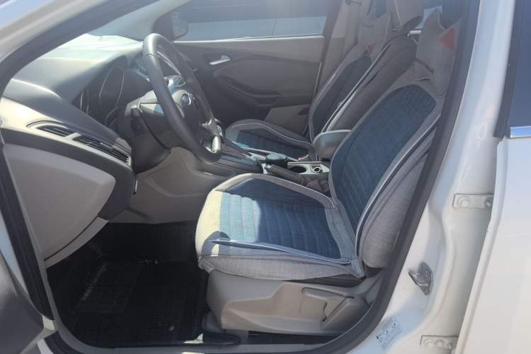 Used Ford Focus 2012 Sedan 1.6L Automatic Comfort Model
