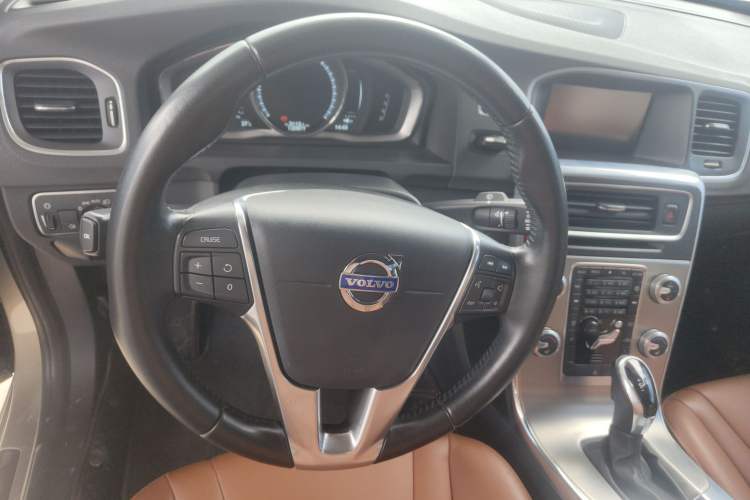 Used Volvo S60 2016 S60L T4 Zhiyuan Edition
