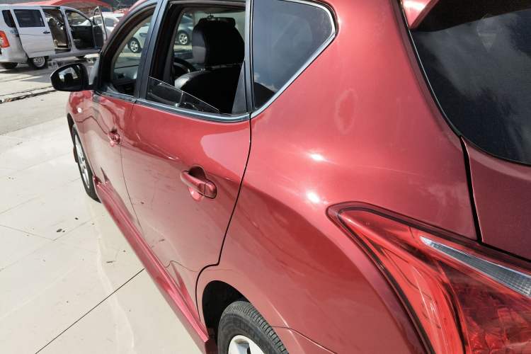 Used Nissan Tiida 2011 1.6L CVT Smart Version
