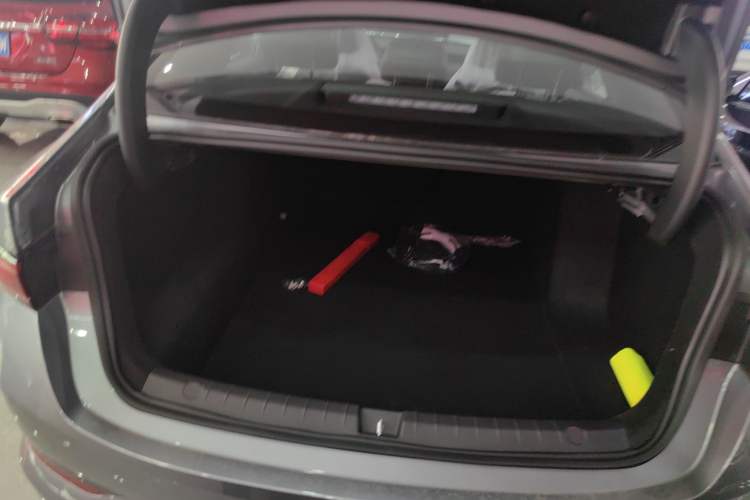 Used BYD Qin PLUS 2025 DM-i Smart Drive 55KM Leading Model
