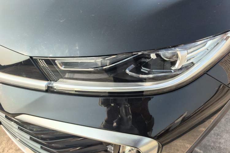 Used  Lingyun 2024 300T Two-Wheel Drive Starlight Edition
