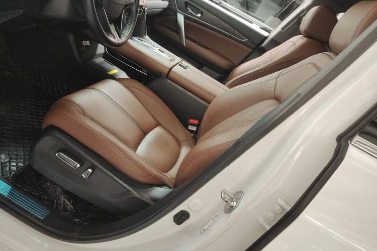 Used Honda UR-V 2020 370TURBO Two-Wheel Drive Luxury Edition
