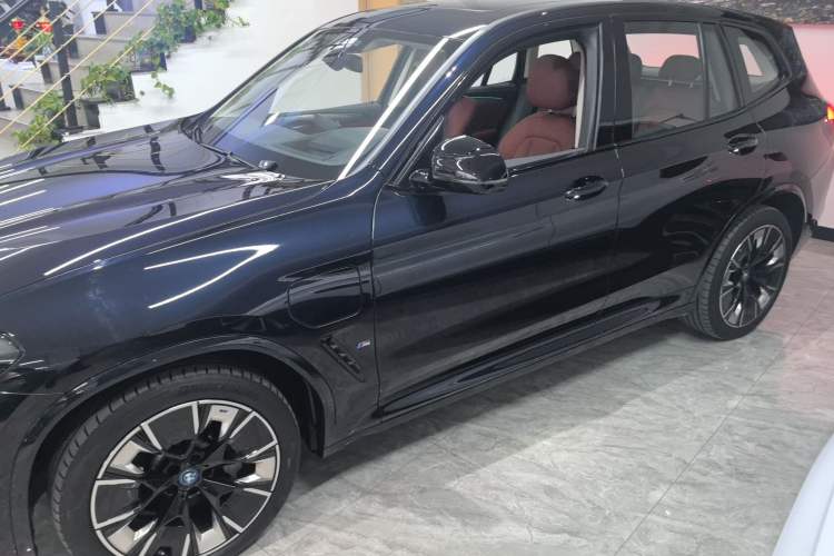 Used BMW iX3 2022 Leading Type
