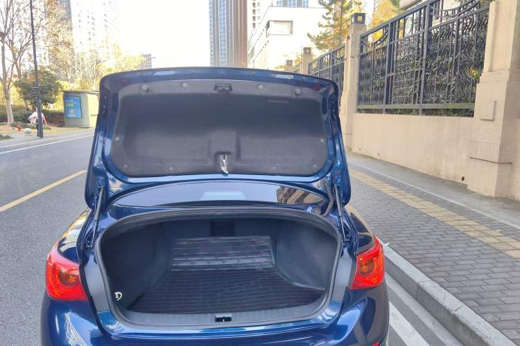 Used Infiniti Q50L 2016 2.0T Comfort Edition
