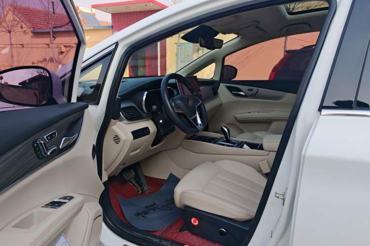 Used BYD Song MAX New Energy 2019 DM 1.5T Smart Connect Zhiyao Model 6 Seats China VI Standard