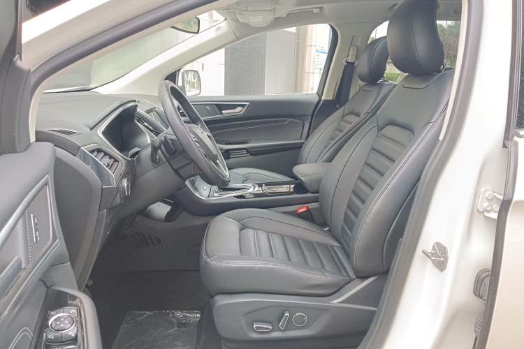 Used Ford Edge 2018 EcoBoost 245 Two-Wheel-Drive Titanium 7-Seater China VI Standard
