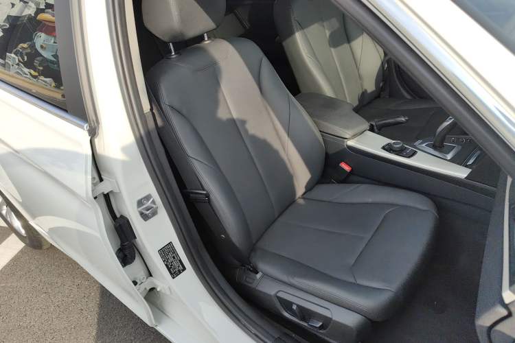 Used BMW 3 Series 2015 320Li Fashion Model