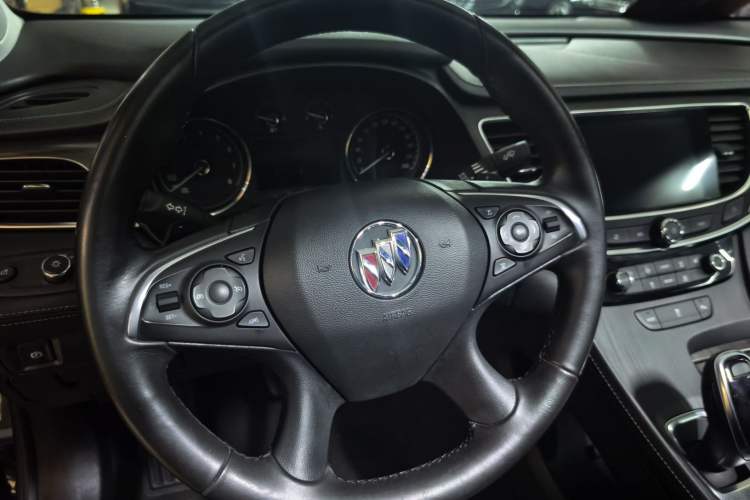 Used Buick LaCrosse 2022 652T Luxury Version
