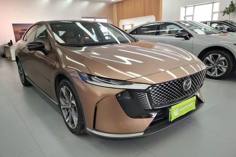 Used Mazda EZ-6 2024 Range-Extended 200 Luxury Edition
